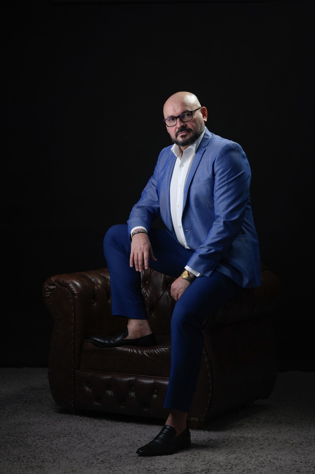 Marcos Mazullo em retrato sentado